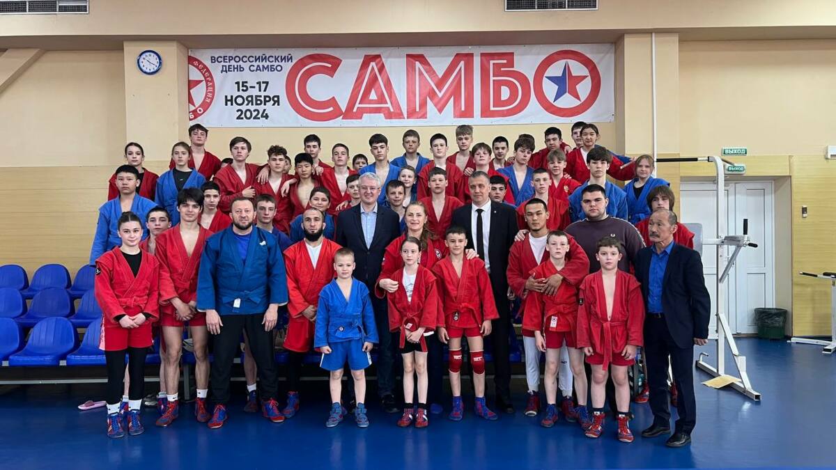 Владимир Солодов напутствовал юных самбистов перед Всероссийскими соревнованиями