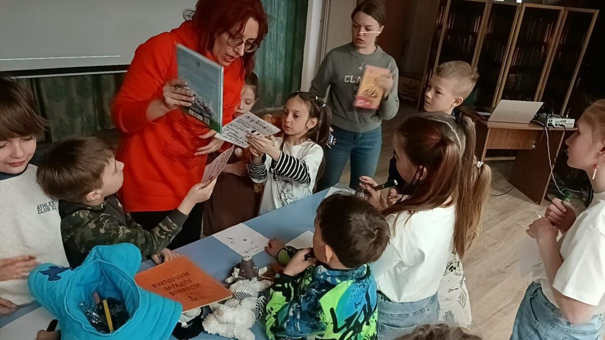 Известная российская детская писательница Майя Лазаренская проводит встречи с читателями на Камчатке